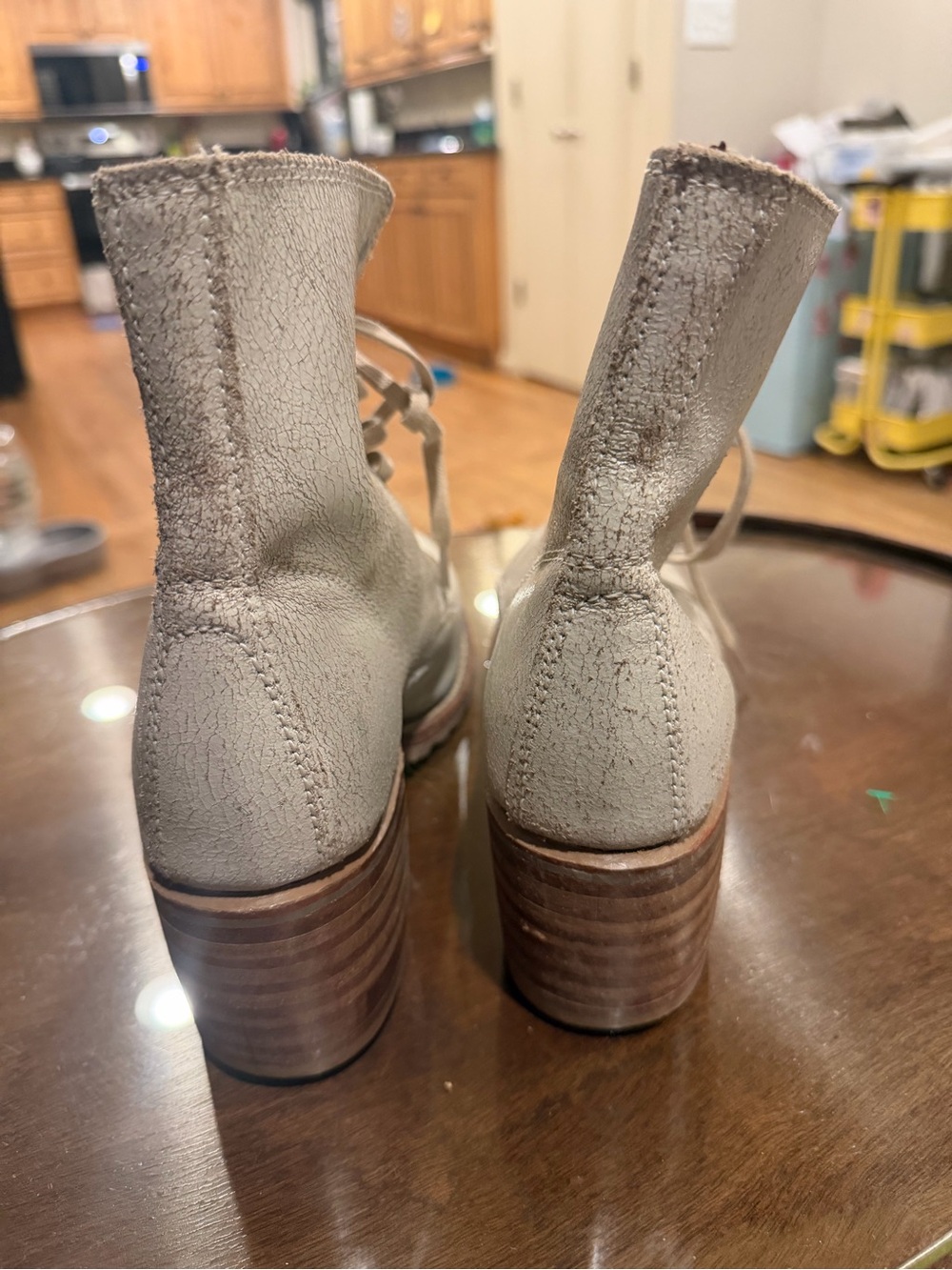 EUC Frye Women's Lace-Up Leather Ankle Boots in Cream Size 10 - Picture 2 of 7
